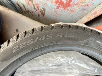 Pirelly Sottozero 3 225/45 R19 96V M+S Run Flat - 2
