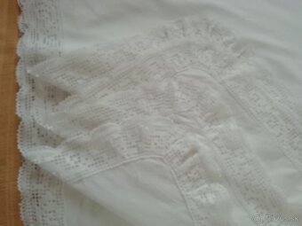 RETRO  OBRUS BAVLNENÝ S KRAJKOU - 2