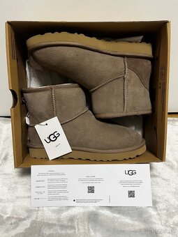 UGG Mini Classic - 2