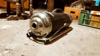 Starozitny vysavac - 2