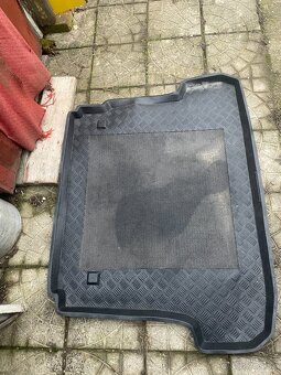 Predám vaničku do kufra – Škoda Octavia Combi II - 2