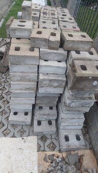 Darujem tehly (dierované) za odvoz - 2