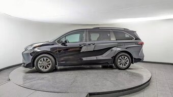 2021 TOYOTA SIENNA HYBRID LE - 8 miest - 2