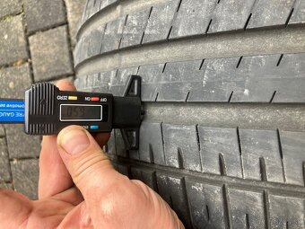 Falken 245/35 ZR20 letné - 2