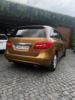 Mercedes B - 2