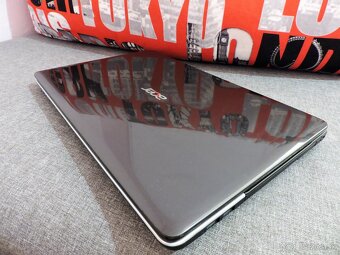 Notebook Acer Aspire E1-531 - 2