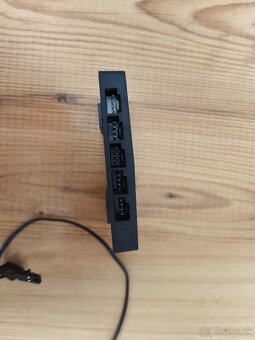 ARCTIC Case Fan Hub - 2