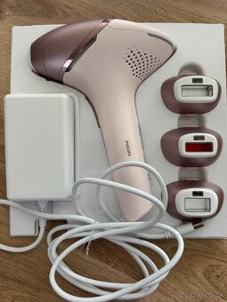 Philips Lumea IPL 9000 - 2