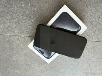 iPhone 15 Pro 256GB - 2