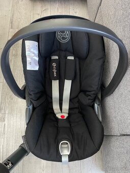 Cybex cloud Z i-size+ so základňou - 2