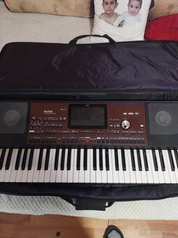 Korg pa 700 profesionál noví kupovali hudobnincach - 2