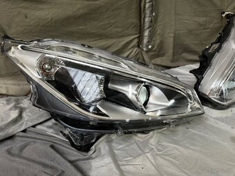 PEUGEOT 208 (od roku 2015) svetlomety LED - 2