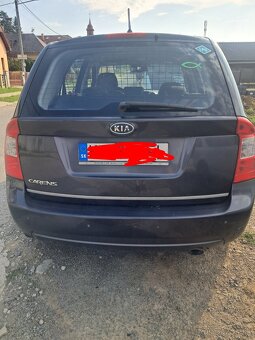 Kia Carens - 2