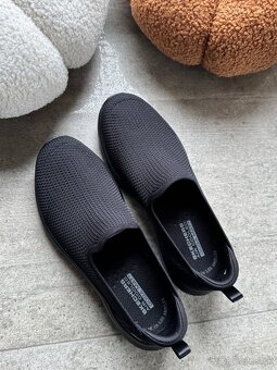 NOVE Skechers Air Cooled Goga Mat čierne 37,5 - 2