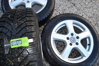 VW hliníkové disky R15 a zimné gumy 185/60 R15 Semperit - 2