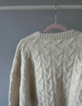 ZARA pánsky biely, krémový sveter s vrkočovým vzorom – veľko - 2