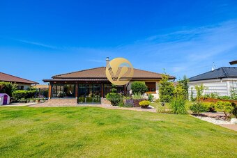 REZERVOVANÉ NA PREDAJ – Rodinný dom s krásnym pozemkom, bazé - 2