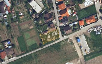 NA PREDAJ: stavebný pozemok 606m2 - Dvorníky - 2