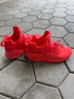 NIKE KWAZI Red Action - 2