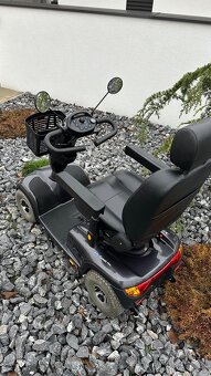 Predam Kvalitný elektrický vozík Invacare Comet - Alpine sta - 2