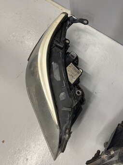 Predné svetlomety BMW E60/E61 Facelift (2007–2010) – Halogén - 2