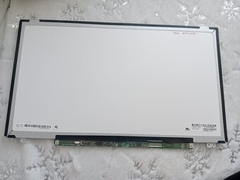 predám 15.6" LED SLIM displej , 30pin eDP , LP156WHU - 2