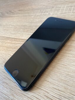 Predám IPhone SE 2020 64gb - 2