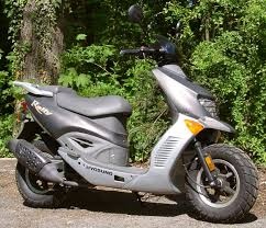 Kúpim skúter hyosung sf50 plne funkčný - 2