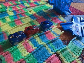 Autodráha 6 metrov Magic Tracks + 3 autíčka - 2