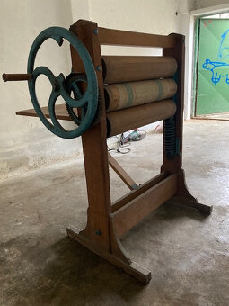 Starý drevený mangel - 2