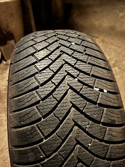 Predám celoročnú pneumatiku Double coin 235/50 r18 - 2