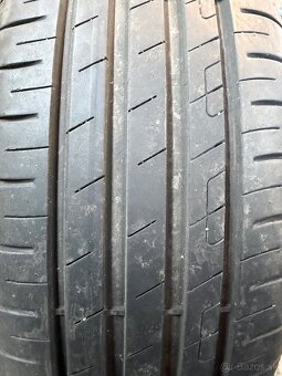 Predám letné pneu Goodyear 205/55R17 - 2