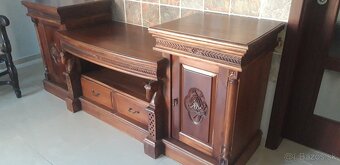 Predam komodu - motiv kone - 2