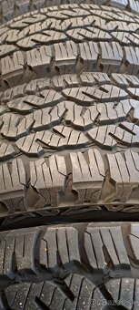 Predám 4ks skoro nové off road pneu 225/60r18-104H Matador - 2