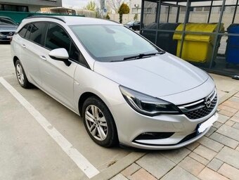 Opel Astra Sports Tourer - 2