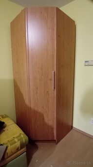 Skrine, 2x písacie stoly, pohovka - 2