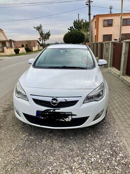 Predám Opel astra j 1,4 2012 - 2