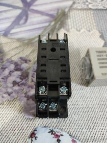 Predám časové relé 12 VDC 5A - 2