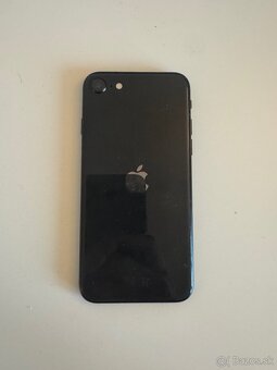 iPhone SE 2020 čierny - 2