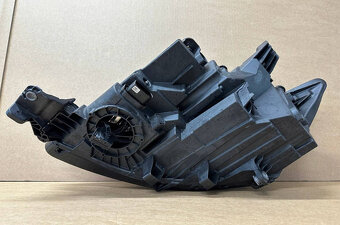 vw T7 svetlo pravé full led - 2