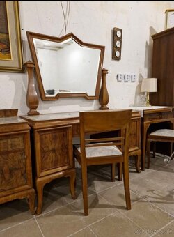 Toaletný stolík - 2