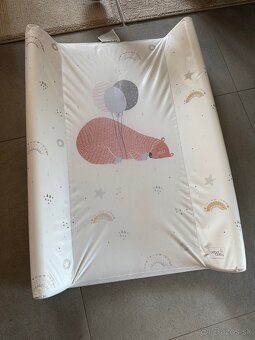 Prebaľovací pult - 2