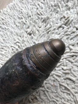 Delostrelecky granat s casovacom - 2