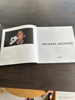 Michael Jackson, kral popu - kniha a DVD - 2