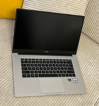 Huawei Matebook D15 + TAŠKA + MYŠ - 2