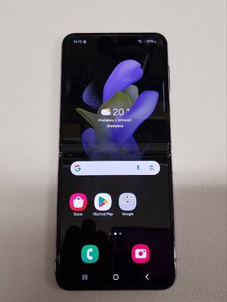 Samsung Galaxy Z Flip 4 - 2