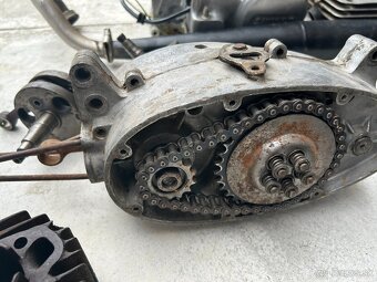 Náhradne diely na motocykle 05 - 550 motor bez zapaľovania - 2