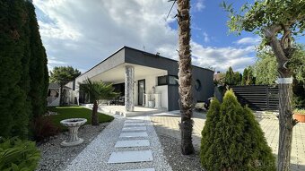 ŠTÝLOVÝ 4-IZBOVÝ DOM PRI JAZERE S PLÁŽOU – NOVÉ KOŠARISKÁ, R - 2