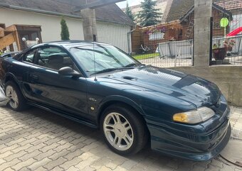 Ford Mustang GT 4.6 V8 - 2