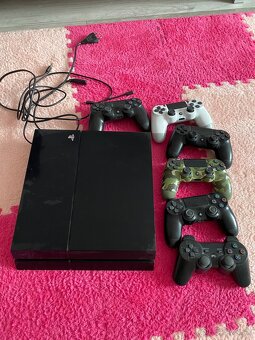 Playstation 4 - 2